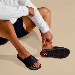 OluKai ‘Awiki ‘Olu - Black / HLA -Olukai Shop 10522 40HL 102 M AWIKI OLU BlackHLA 932e0ea2 2013 47ad b163 b28a3b98542d