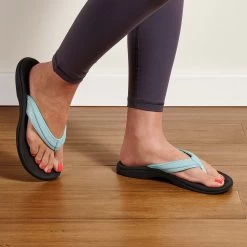 OluKai ‘Ohana - Sea Glass / Black 10 OluKai ‘Ohana - Sea Glass / Black -Olukai Shop 20110 1V40 102 W Ohana SeaglBlk Web Opt