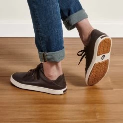 OluKai Pehuea Lī ‘Ili - Dark Java 9 OluKai Pehuea Lī ‘Ili - Dark Java -Olukai Shop 20433 4848 102 W PehueaLi ili DkjDkj Web Opt