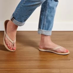 OluKai Honu - Tapa / Golden Sand -Olukai Shop 20436 20GS 102 W Honu TapGlds Web Opt