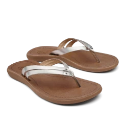 OluKai Kāpehe Luana - Silver / Sahara -Olukai Shop 20468 2KFM 003 W KapeheLuana SilSah