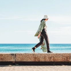 OluKai Pīlahi - Black 11 OluKai Pīlahi - Black -Olukai Shop Pilahi Black galleryimage 07 f7aa234b 12a9 4fb6 9ada aa48dfb65270